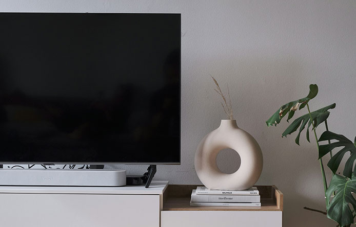 EcoVision 40" Solar-Powered LED TV - Gambar 3